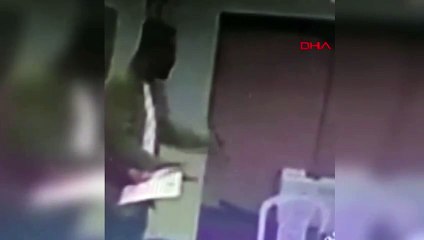Okul turnuvasında hakem antrenöre kafa attı!