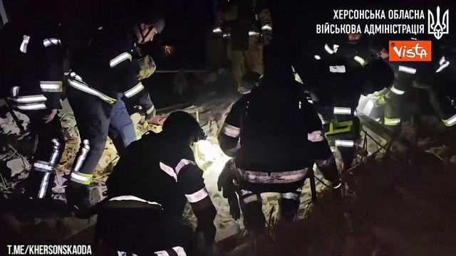 Guerra Ucraina, attacco russo a Kherson, ecco gli edifici in fiamme