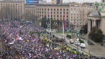 Decenas de miles protestan en Belgrado