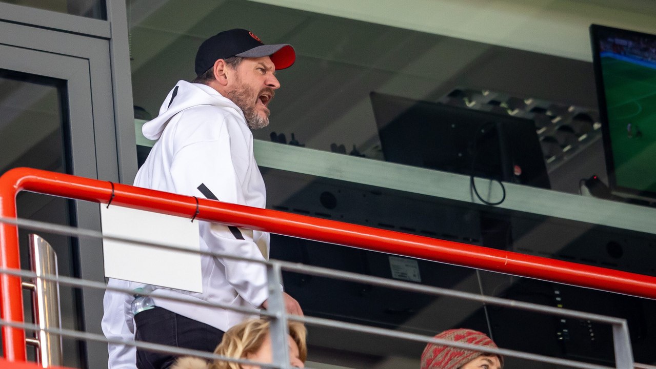 Tribünenplatz: Baumgart bietet 'etwas anderes Theater'