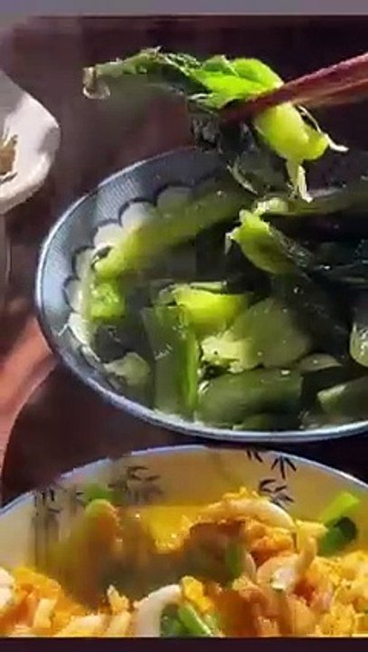 Hund auf der Schaukel! 20250315