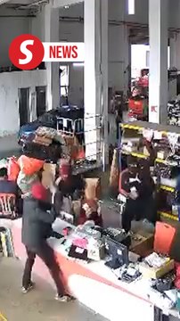 Police hunt machete-wielding robbers after courier hub heist in Meru