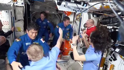 La nave Crew Dragon llega a la EEI para relevar a los astronautas varados