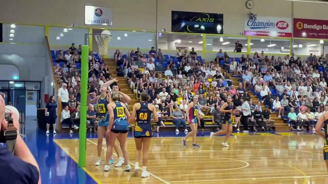 VNL round one: Bendigo Strikers v Peninsula Waves.