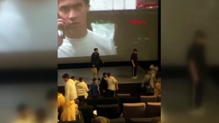 Ünlü rapçi Çakal'ın hayran buluşmasında yumruklu kavga!