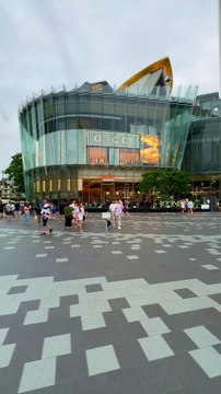 🌆✨ Just arrived at Icon Siam and now soaring on a cruise along the Chao Phraya River!