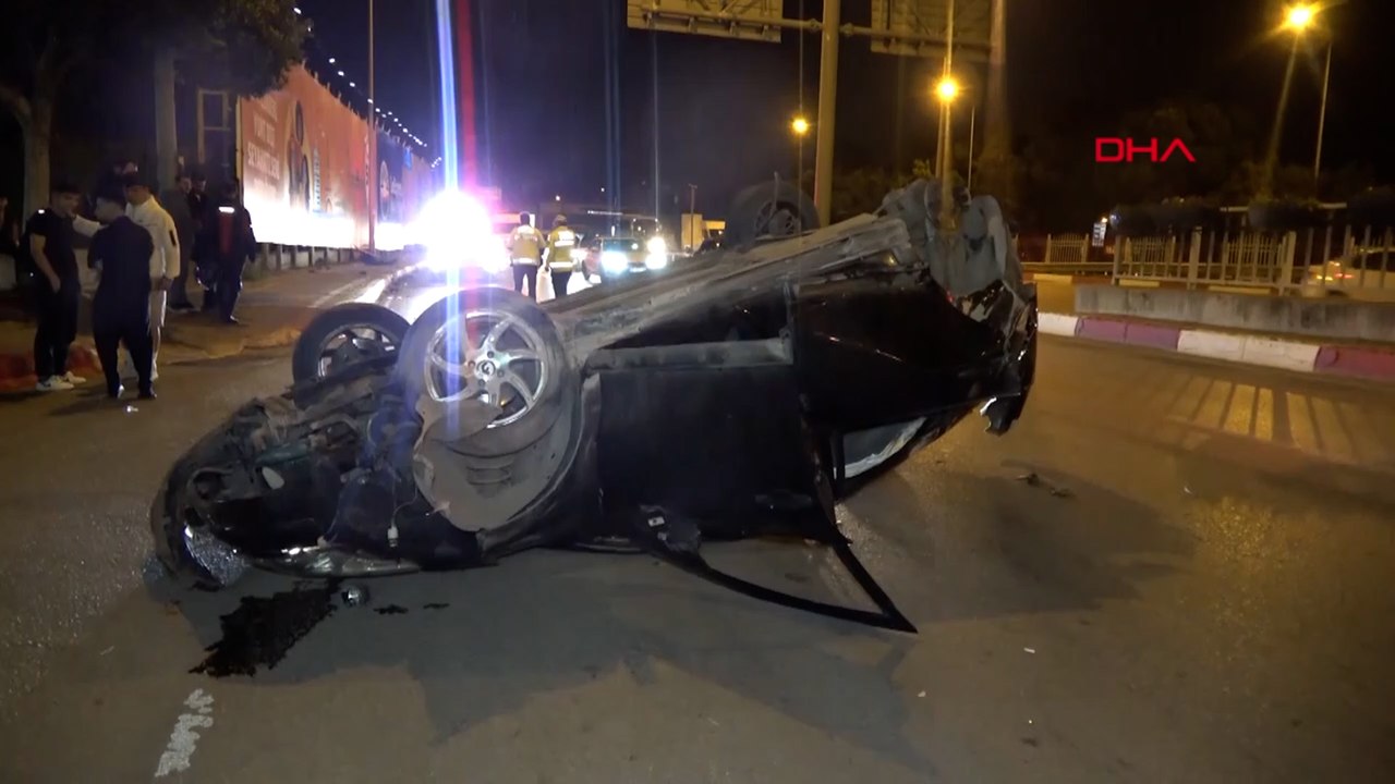 Takla atan otomobilden burunları kanamadan çıktılar