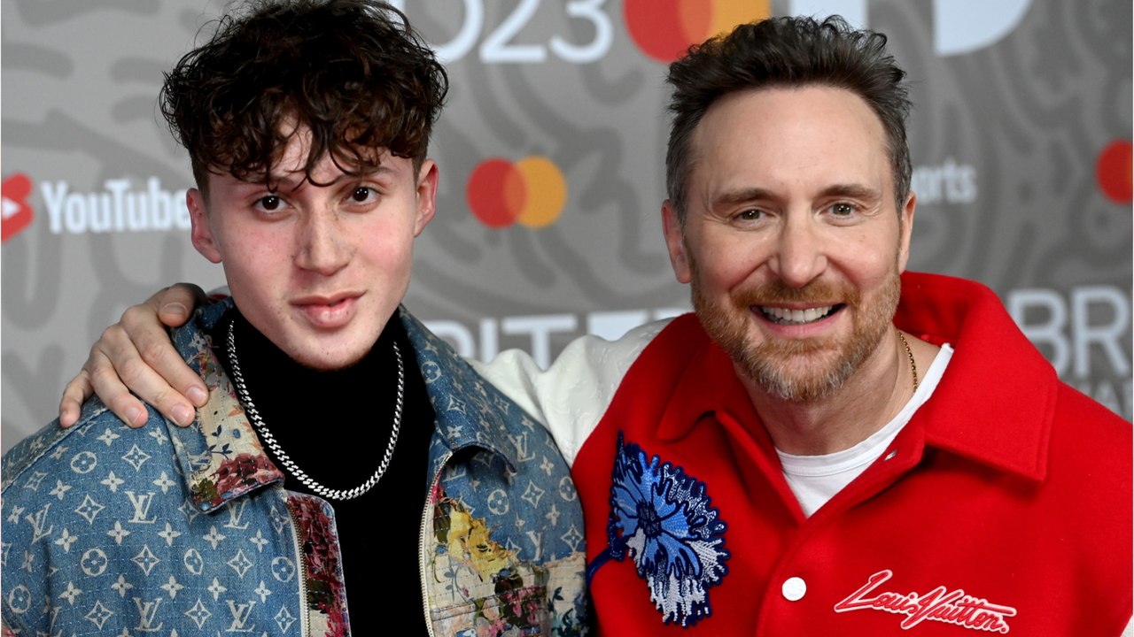 GALA VIDEO - David et Cathy Guetta réunis pour fêter les 21 ans de leur fils Elvis… lors d’une extraordinaire fête d’anniversaire !