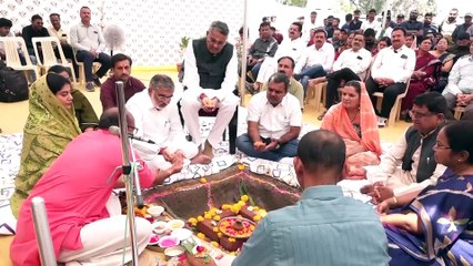 JAMNAGAR NAVIN ST WORKSHOP KHATMUHURAT BY RAGHAVJI PATEL & MULU BERA