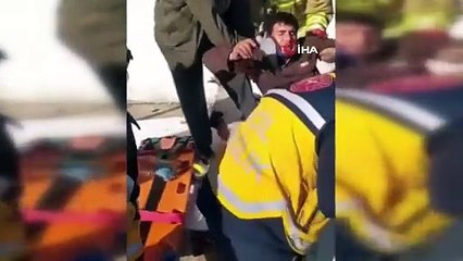 Kırkağaç’ta yıkılan duvarın altında kalan adam yaralandı