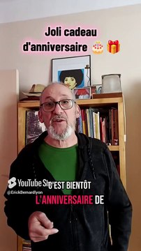 Un joli cadeau d'anniversaire 🎁🎂#mafemme #anniversaire #cadeau #viedecouple #comique #humour #drôle