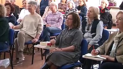 61 yaşında, tam 40 sonra 24 yalındaki kızıyla birlikte üniversite öğrencisi oldu