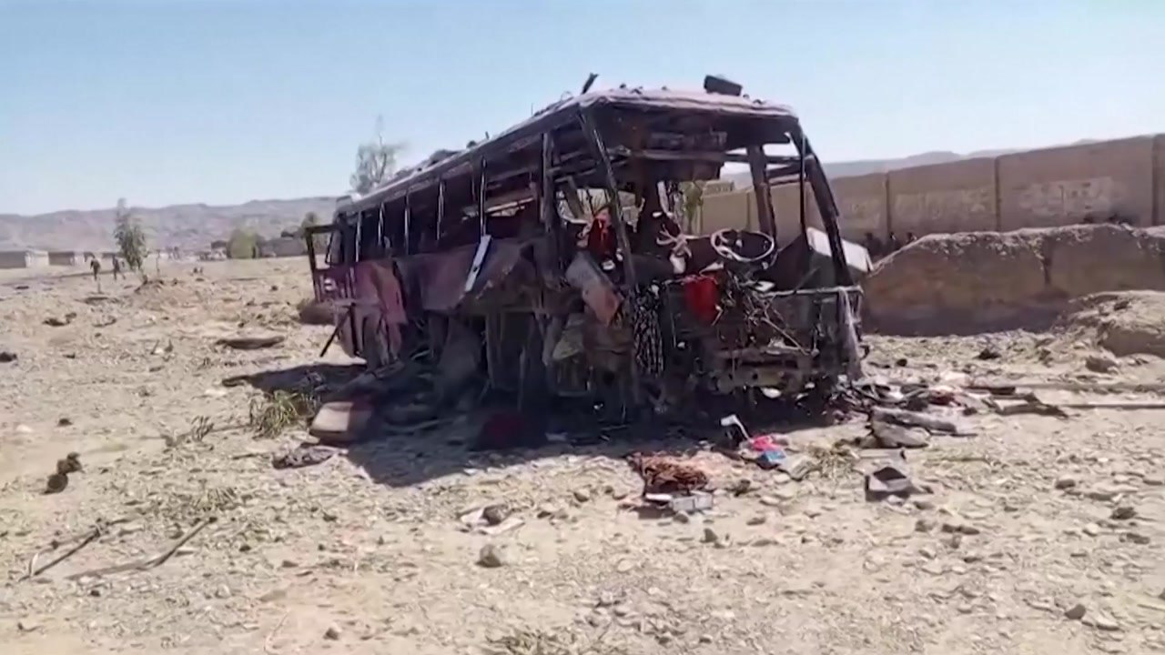 파키스탄 남서부서 반군 자폭테러...5명 사망, 35명 부상 / YTN