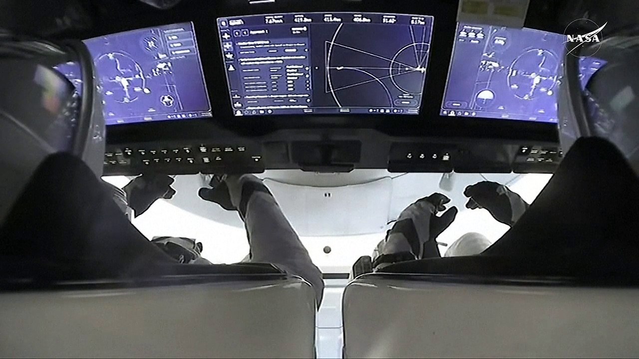 Ggestrandete" Astronauten: Neue Besatzung auf ISS gelandet