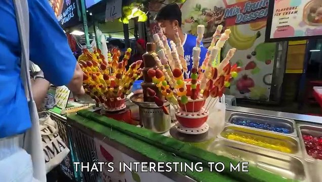 Rating Viral Street Food At A Malaysian Night Market 🇲🇾