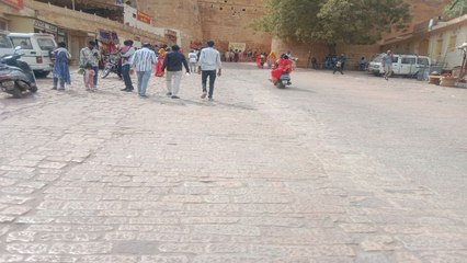 Watch Video: सोनार दुर्ग की घाटियों पर अब भी गुलाल की परत, बेहतर सफाई व धुलाई की दरकार