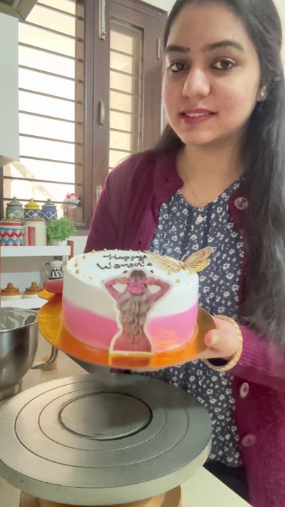 आज के खास मौके पर बनाया Women’s Day Special Pineapple Cake | Cake Design Ideas |