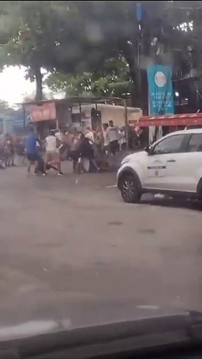 Torcedores de Flamengo e Fluminense brigam antes da final do Carioca