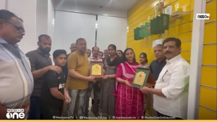 പ്രവാസം മതിയാക്കി നാട്ടിലേക്ക് മടങ്ങുന്ന ആരോഗ്യ പ്രവര്‍ത്തകര്‍ക്ക് യാത്രയയപ്പ് നല്‍കി