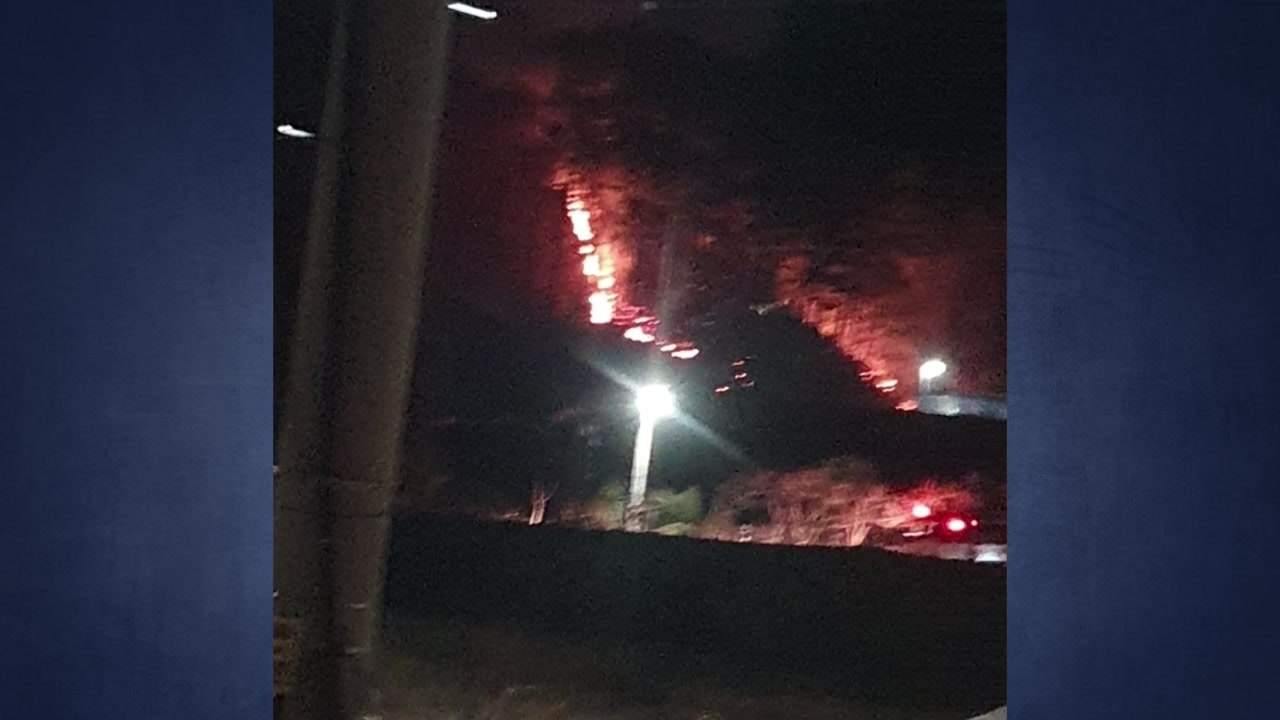경남 산청군 야산에서 불...2시간 만에 진화 / YTN