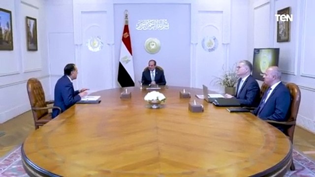 الرئيس عبد الفتاح السيسي يجتمع برئيس مجلس الوزراء ووزير البترول والثروة المعدنية