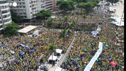Rio, maxi-manifestazione per l'amnistia ai sostenitori di Bolsonaro