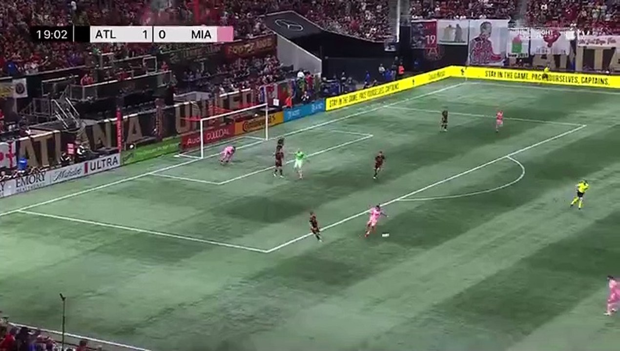 Golazo de Lionel Messi para el empate parcial del Inter Miami - Vídeo ...