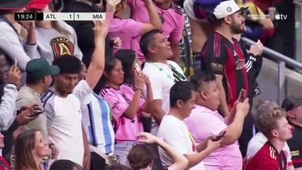 Messi'den savunmayı rencide eden gol!