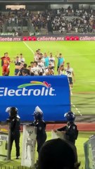 ¡APLAUSOS DE PIE!  Efraín Juárez pierde ante el Monterrey, junta a sus jugadores y hacen el Goya. ¡Qué tipazo!