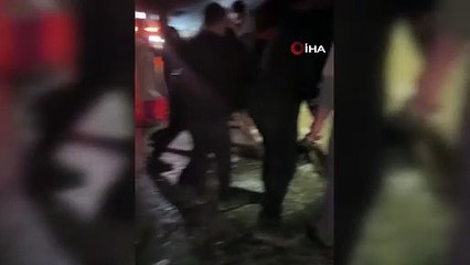 Yüksekova-Van Karayolu'nda yürekler ağza geldi! Parçalar yolun ortasına düştü