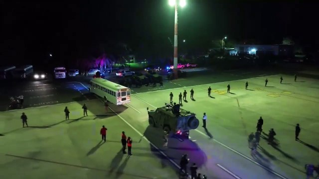 Trump ignora a un juez y envía a cientos de deportados a El Salvador