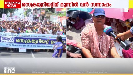 "36 ദിവസമായി ഇവിടെ സമരം ചെയ്യുന്നു; അവകാശങ്ങൾ നേടും വരെ മുന്നോട് പോകും": ആശാസമരത്തിൽ വൻ പങ്കാളിത്തം