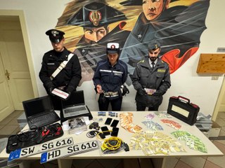 Bressanone, smascherato traffico illecito di auto usate