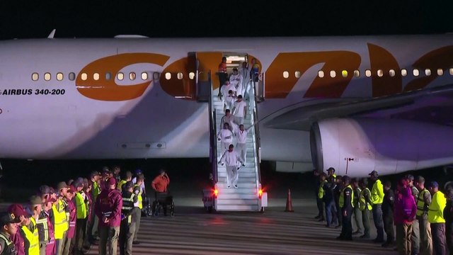 US deports hundreds of Venezuelans to El Salvador, despite judge's order