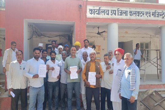 ग्रामीणों की चेतावनी: पुर्नगठन में गांव को दूसरी पंचायत में जोड़ा तो करेंगे चुनाव का बहिष्कार