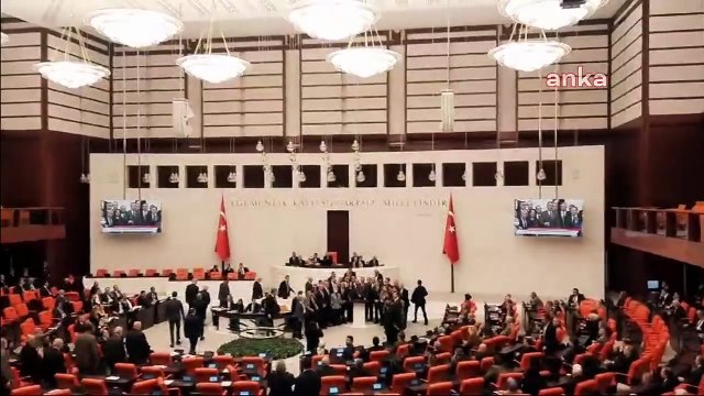 CHP'li vekillerden 'İmamoğlu' protestosu... TBMM Genel Kurulu kapandı