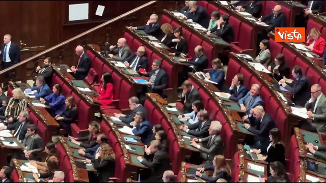 Meloni contro Manifesto Ventotene: Non ? la mia Europa . Bagarre in Aula, urla dai banchi del Pd