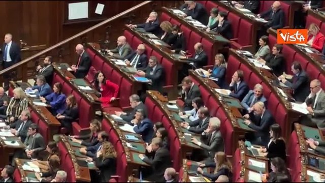 «Non è la mia Europa»: le parole di Giorgia Meloni contro il manifesto di Ventotene. Bagarre in Aula, urla dai banchi del Pd