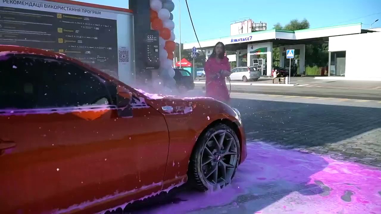 Rulomatik The self-service dispenser of cleaning microfiber car towels