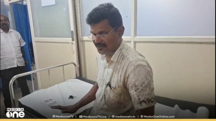 എറണാകുളം കാക്കനാട് റോഡിലൂടെ നടന്നുപോകുന്ന ആളെ ചുറ്റിക കൊണ്ട് ആക്രമിച്ച് യുവാവ്