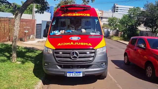 Idoso é socorrido pelo Siate ao cair da cama em residência na Rua Vitória