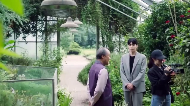 A Poor Girl Abandoned by Her Ex Returns Years Later for Revenge—Now Rich and Powerful!