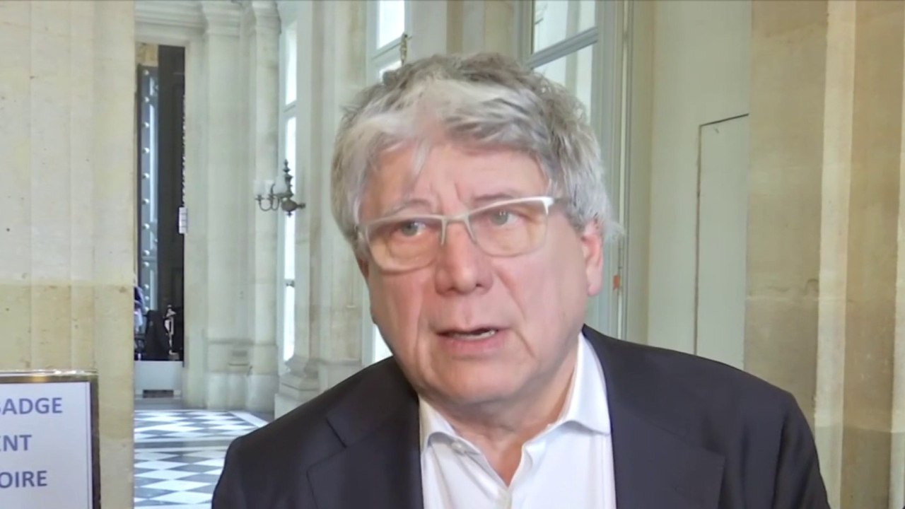 «François Bayrou a des accents à la Elon Musk concernant les fonctionnaires», charge Éric Coquerel