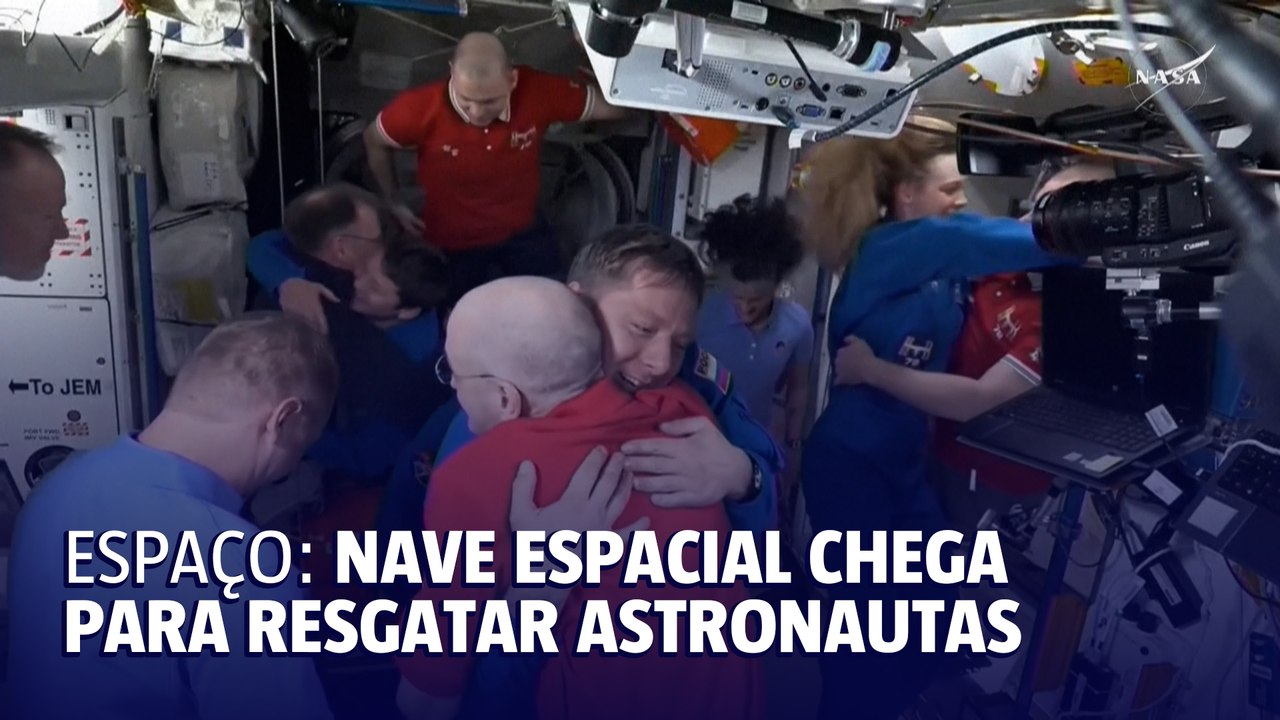 Nave espacial chega à ISS para resgatar astronautas presos