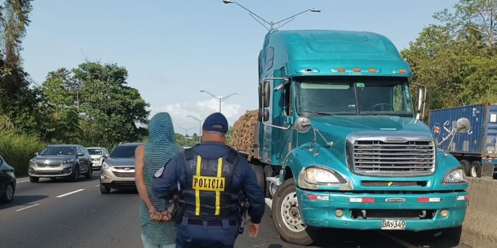 Conductor de un articulado fue detenido en la Autopista Arraiján-La Chorrera, manejaba sin licencia