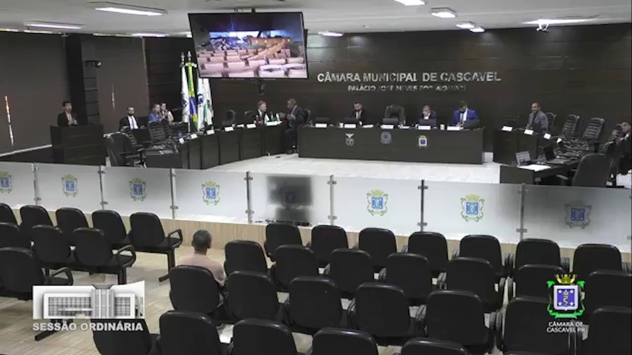 Entre tapas e beijos: vereadores trocam farpas em sessão da Câmara