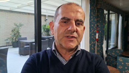 Bambini e smartphone, i consigli dell'esperto: "Niente cellulare fino a 14 anni"