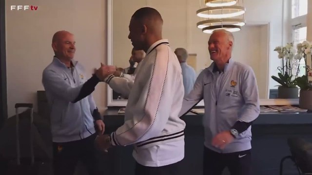 La frase de Deschamps nada más ver a Mbappé tras todo lo sucedido esta semana: la cara Kylian lo dice todo