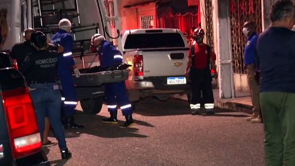 b'Corpo de professora achado enterrado em quintal'