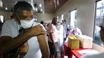 b'Idosos de 60 anos comeam a ser vacinados em Ananindeua  '